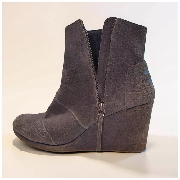 Toms Shoes - TOMS Women's Suede Ankle Booties | Brown Taupe | Side Zip | Hidden Heel | 9.5